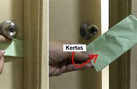 Cara Pasang Daun Pintu Kamar Mandi Yang Terkunci Dari Dalam